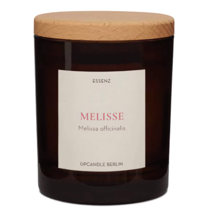 atürliche Duftkerze Melisse im braunen Glas: Veganer, frischer und zitroniger Duft aus Berlinaus ätherischem Melissenöl, handgefertigt in Berlin.
